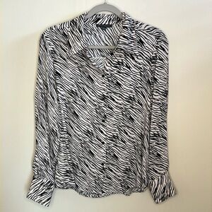 ADRIANNA PAPELL MEDIUM CREAM AND BLACK ANIMAL PRINT LONG SLEEVED BLOUSE